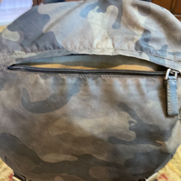 Prada camo Mens backpack - Picture 5 of 11